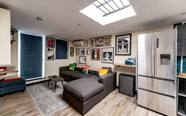 82A Dalston Lane Terrace