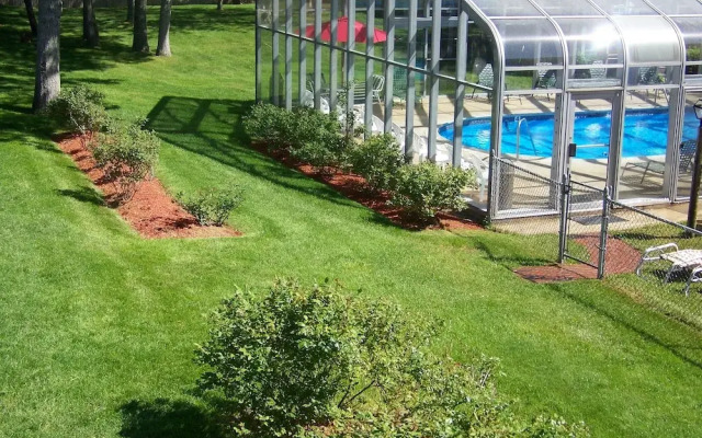 Colonial Village Motel and Cottages