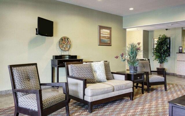 Spark by Hilton Selma