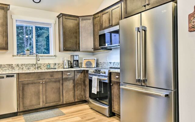 Family-friendly Packwood Retreat w/ Deck!