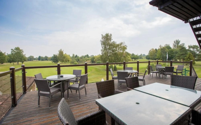Lakeside Lodge Golf and Country Club