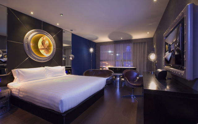 Orange Hotel  (Shanghai Hongqiao Railway Station Store)