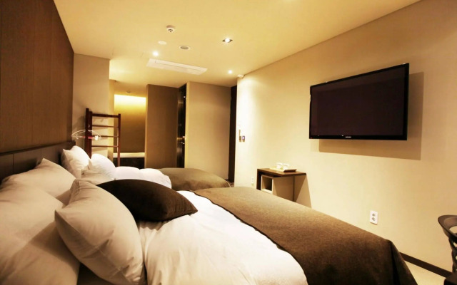 Vine Hotel