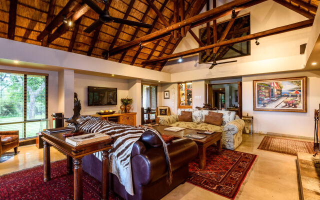 Khaya Ndlovu Safari Manor