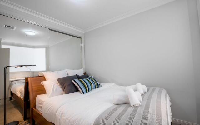 Russell St. Hotel Apartment