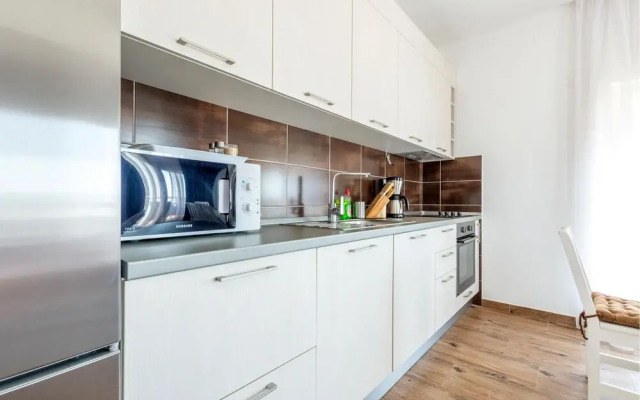 Amazing Home in Mravince With Sauna, Wifi and 9 Bedrooms