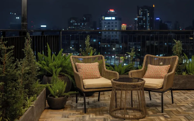 iRest Signature Ba Dinh Lakeside