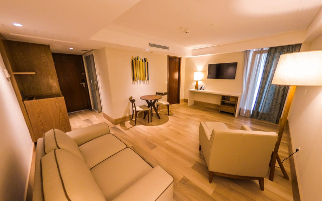 Vogal Luxury Beach Hotel & Spa