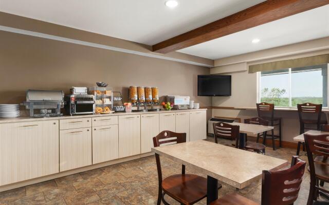 Travelodge Suites by Wyndham Halifax Dartmouth