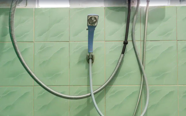 OYO 754 Nur Aziziah Guest House