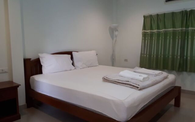Baan Rimnam Resort