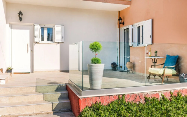 Lamda Apartments by Estia