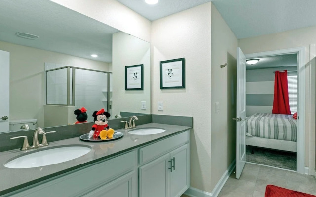 Storey Lake 10br Lakeview Home 4165