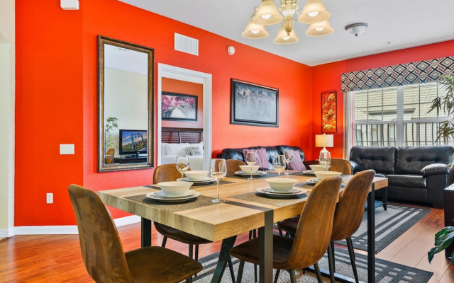 Spacious Vista Cay Condo, Close to Conv. Center