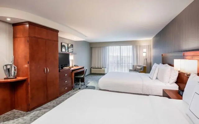 Courtyard Edmonton West