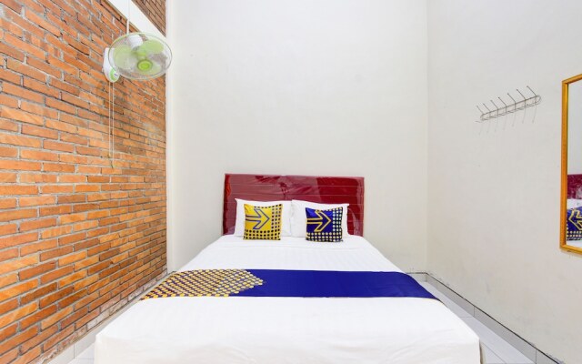 SPOT ON 93819 Homestay Shinta Syariah