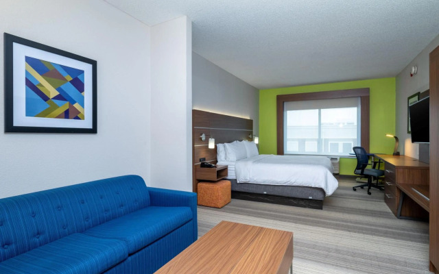 Holiday Inn Express Hotel & Suites Woodbridge by IHG