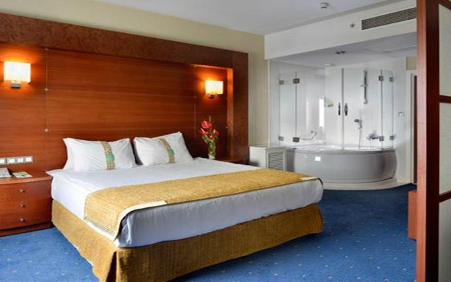 Holiday Inn Istanbul City, an IHG Hotel