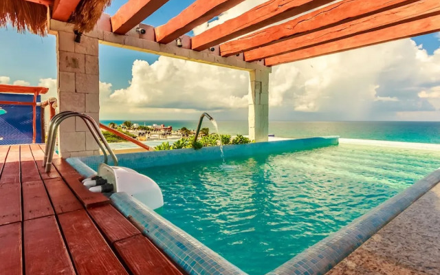 Deep Blue Condos - 202