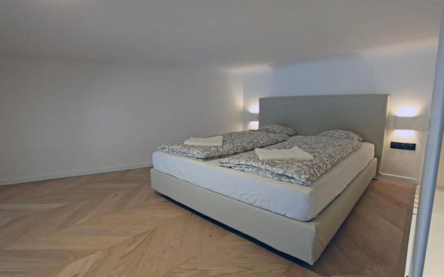 The Apartment House - Mezibranska