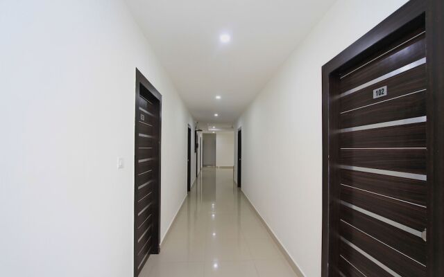 OYO 4733 Champion Residency