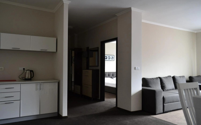 Rakhiv Hotel & Apartments