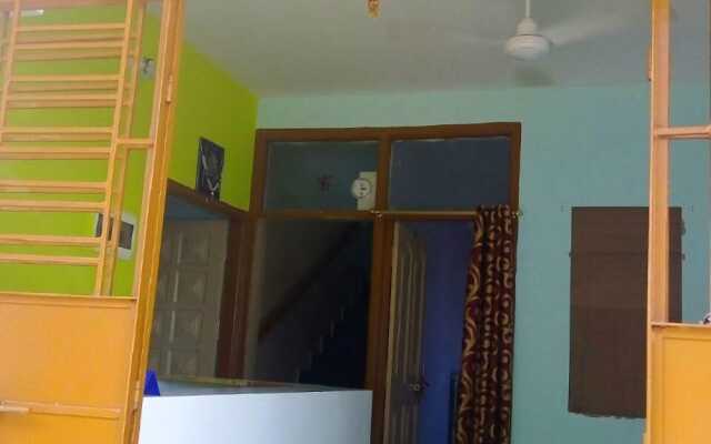 Goroomgo Gokul Anand Bhawan Puri