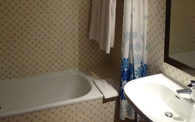 Via Dona Ana Conkrit Rentals