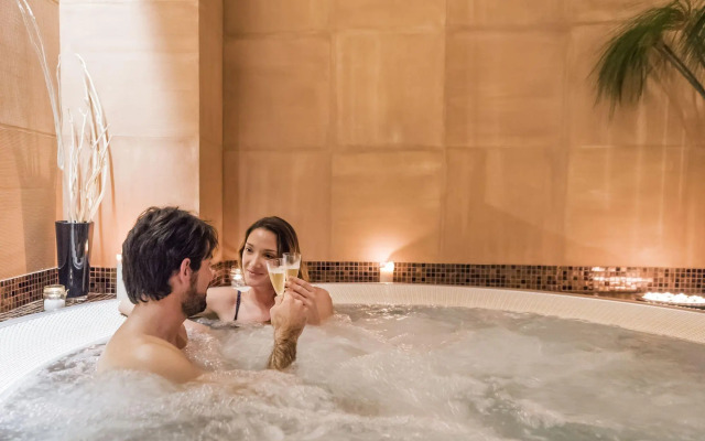 Taj Surajkund Resort & Spa, Delhi NCR