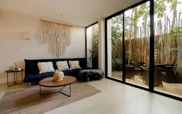 Beautiful Villa with Private Jacuzzi in Aldea Zama