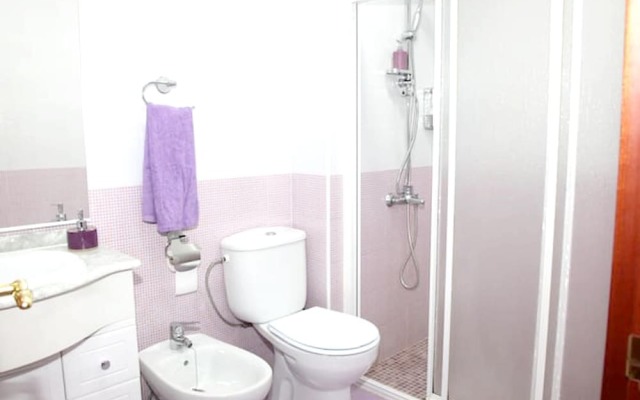 Apartment with 3 Bedrooms in Sevilla