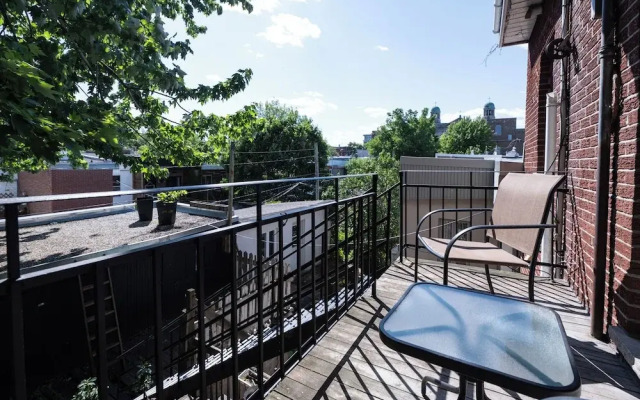 Rue Drolet 2-Bedroom Apartment