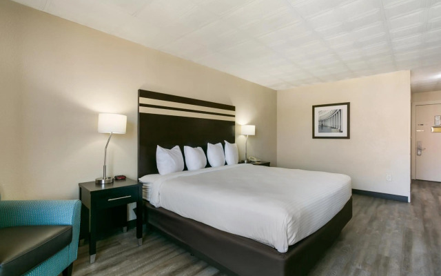 Eisenhower Hotel & Conference Center