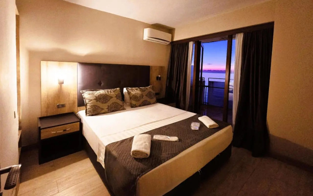 ASHTAL beach HOTEL 17\04