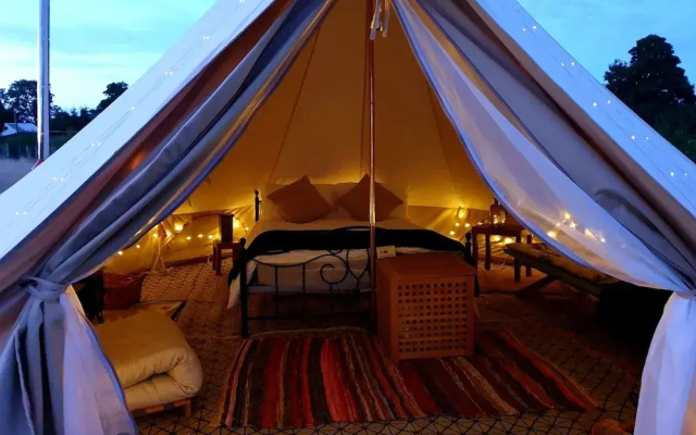 5m xl Bell Tent With log Burner, Near Whitby