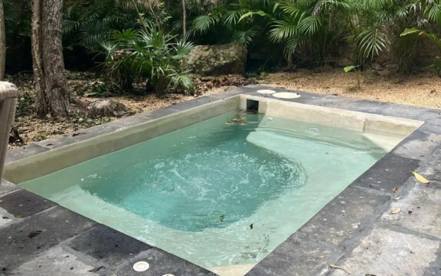 Lovely 2Bedroom apartment serviced + pool & garden