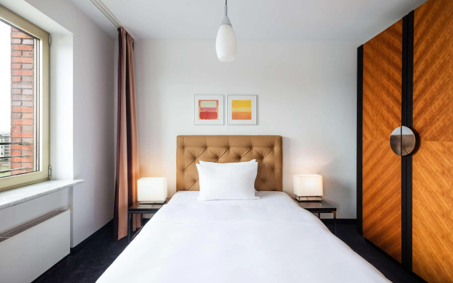 Lindner Hotel Frankfurt Main Plaza, part of JdV by Hyatt