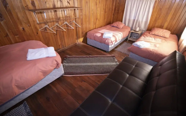 Hostal Cuatro Estaciones - Hostel