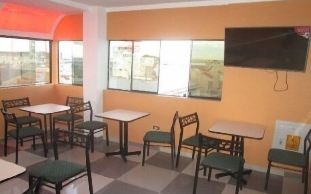 Ari's Hotel III