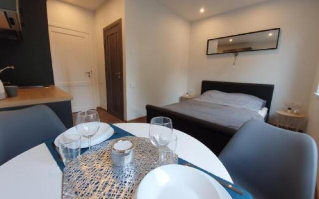 Oak house apartments
