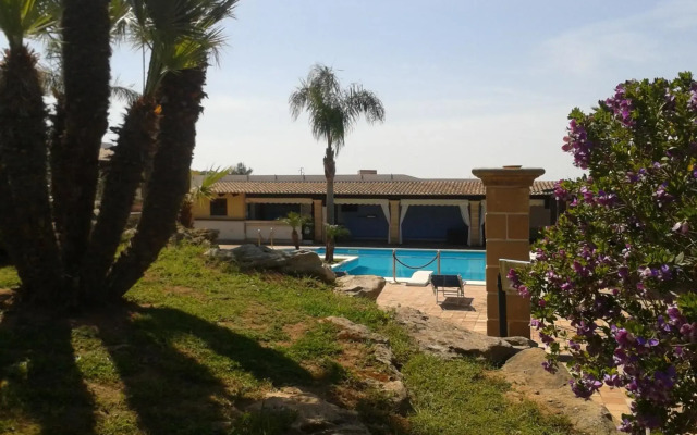 Villa Carlo Resort
