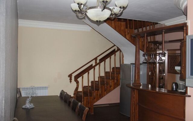 Armenner Hostel and Tours
