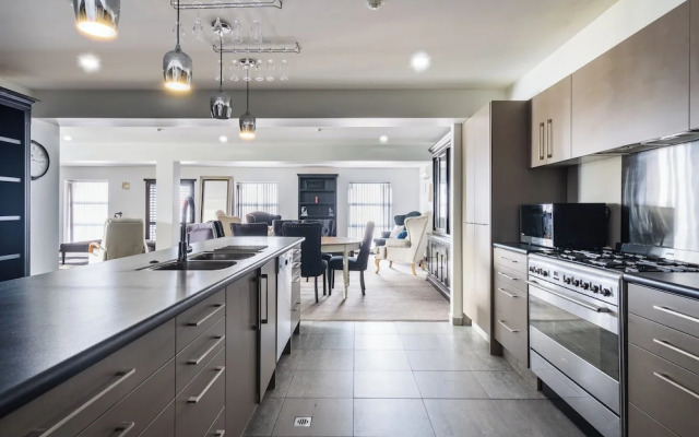 Manor Place Apartment