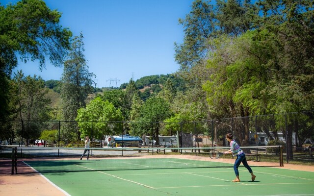 Morgan Hill RV Resort - Campsite