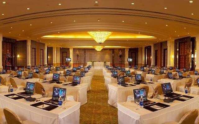 Radisson Blu MBD Hotel Noida