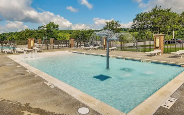 Resort Amenities: Family-friendly Dubois Cabin