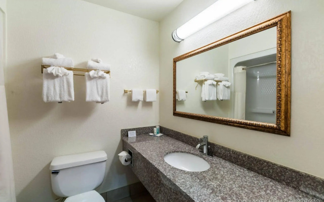 Red Roof Inn & Suites Chestertown