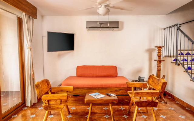 Casa Lotería -Pueblito Sayulita- Colorful, Family and Relax Experience with Private Parking and Pool