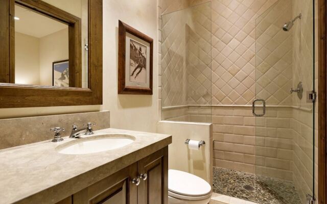 Fox Crossing Luxury Home