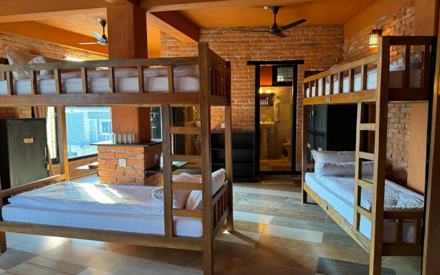 Nar-Bis Hotel